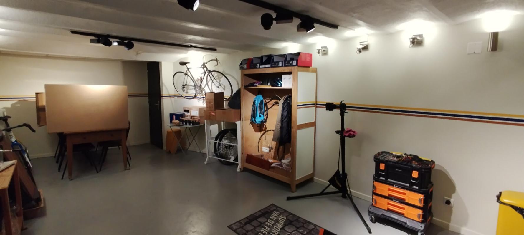 DIJON 21000 DIJON - Fonds de commerce Salon de thé - Bar à vin/bière Licence III- Sandwicherie 147 m2 12