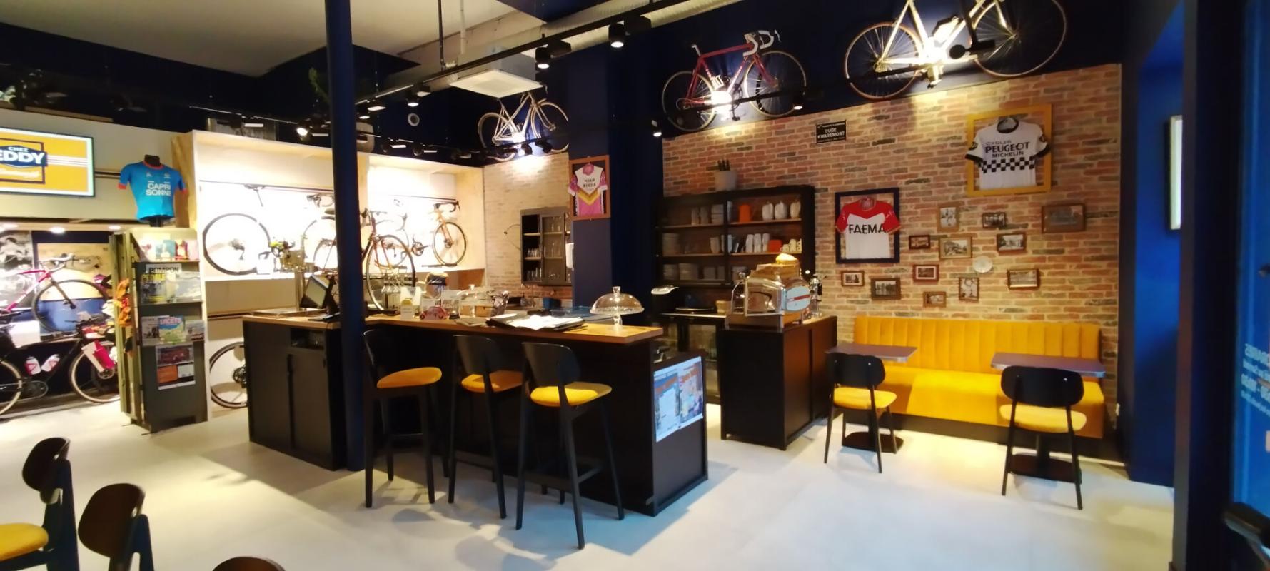 DIJON 21000 DIJON - Fonds de commerce Salon de thé - Bar à vin/bière Licence III- Sandwicherie 147 m2 14