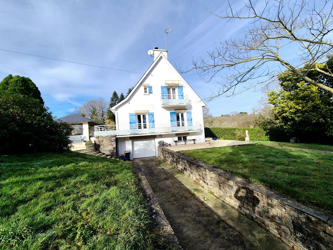 CLEGUER Belle Propriété dans le Morbihan - 6 pièces - 162 m2 - Terrain 17 500 m2 -5 min de Cléguer - 16 km de Lorient- 25 km des plages 3