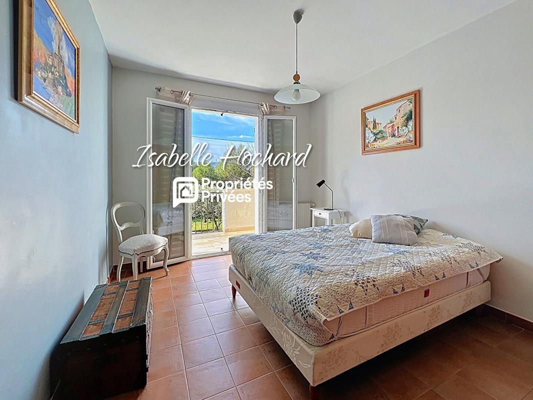 SAINT-MAXIMIN-LA-SAINTE-BAUME Maison Saint Maximin La Sainte Baume 5 pièce(s) 123 m² 12