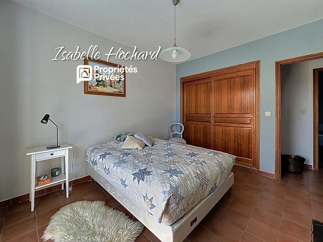 SAINT-MAXIMIN-LA-SAINTE-BAUME Maison Saint Maximin La Sainte Baume 5 pièce(s) 123 m² 13