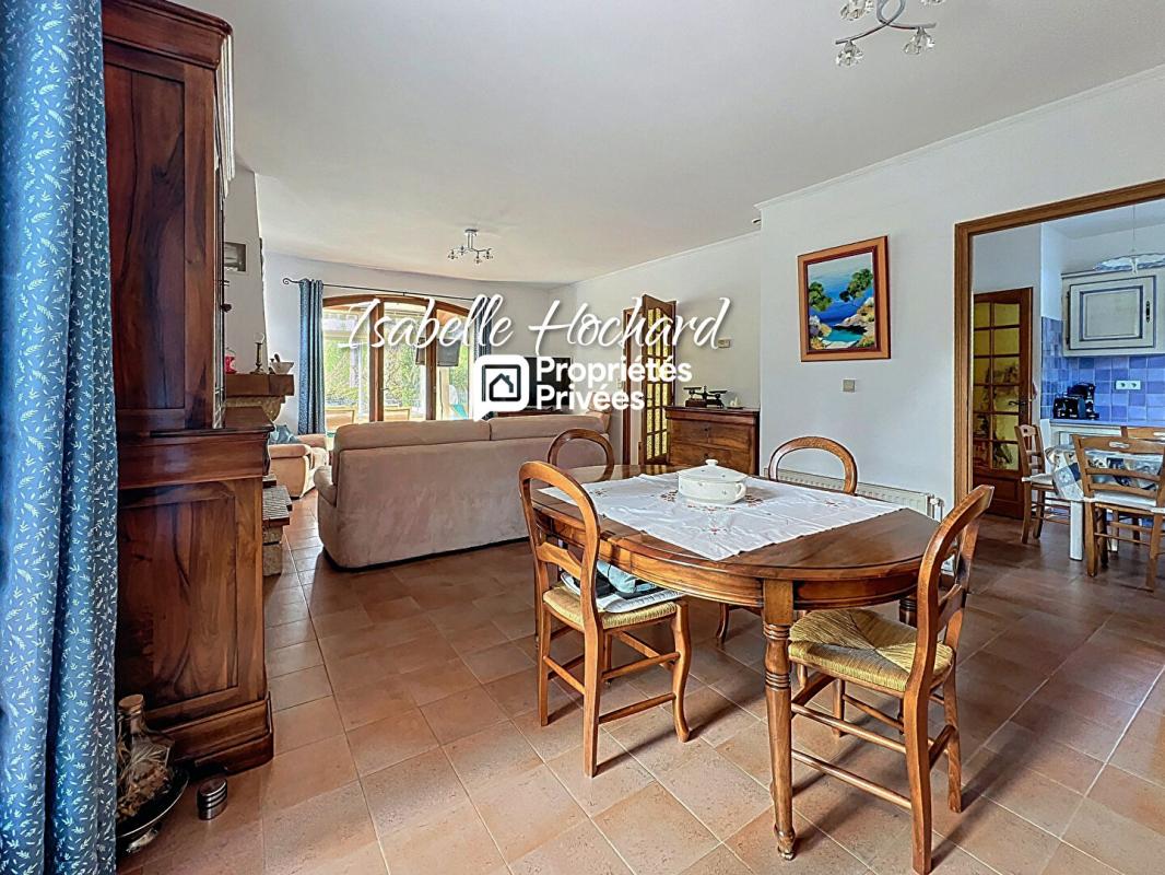 SAINT-MAXIMIN-LA-SAINTE-BAUME Maison Saint Maximin La Sainte Baume 5 pièce(s) 123 m² 7