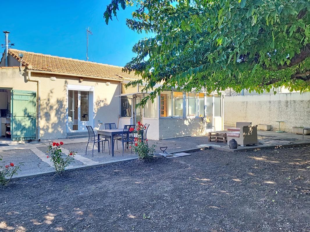 CHATEAURENARD Maison de plain-pied avec fort potentiel Terrain 931 m² Exposition plein sud 3