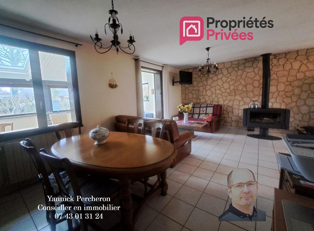 CLEFS Maison 144 m² Terrain 8 000 m² et partie constructible 6