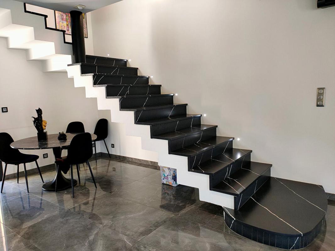 SAINTE-EULALIE MAISON 224 m² - 7 PIECES - GARAGE ET DEPENDANCES - TERRAIN 3232 m² 10