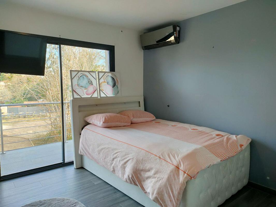 SAINTE-EULALIE MAISON 224 m² - 7 PIECES - GARAGE ET DEPENDANCES - TERRAIN 3232 m² 14