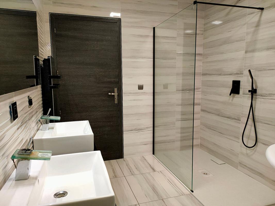 SAINTE-EULALIE MAISON 224 m² - 7 PIECES - GARAGE ET DEPENDANCES - TERRAIN 3232 m² 16