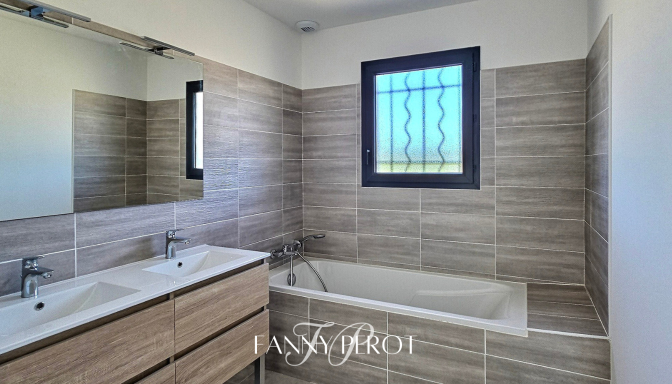 SAINT-CYPRIEN Maison 3 faces de 90 m² avec piscine et garage à Saint-Cyprien 9