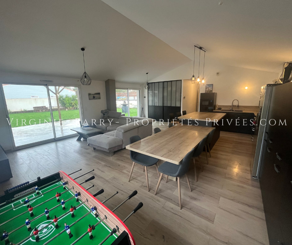 ROCHEFORT BELLE MAISON T4 DE PLAIN PIED NON MITOYENNE AVEC PISCINE 1