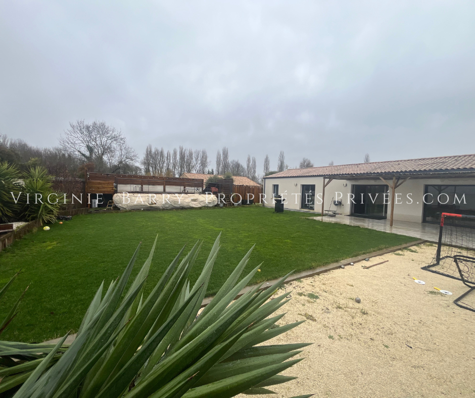 ROCHEFORT BELLE MAISON T4 DE PLAIN PIED NON MITOYENNE AVEC PISCINE 7