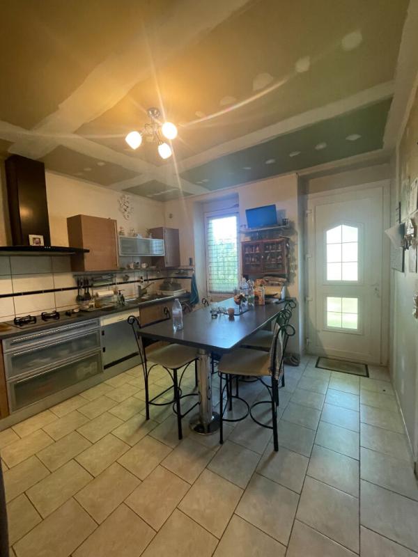 CHEZAL-BENOIT Charmante maison de village à Chezal-Benoît de 99 m2 3 chambres, dépendances et terrain 4