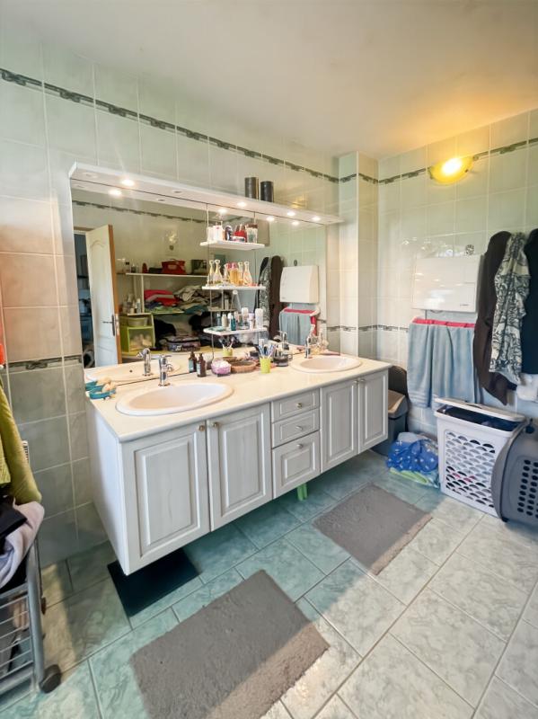 CHEZAL-BENOIT Charmante maison de village à Chezal-Benoît de 99 m2 3 chambres, dépendances et terrain 9