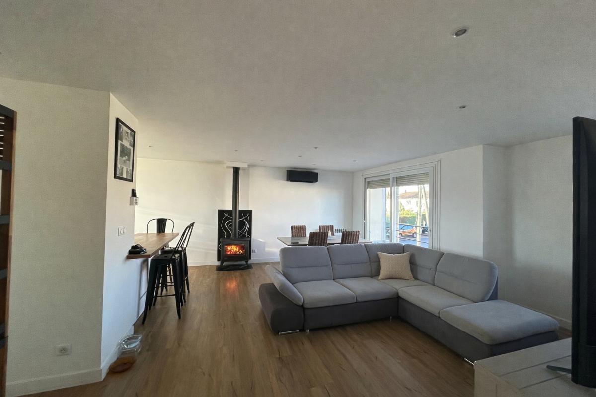 MABLY Maison sur sous-sol de 80 m² avec terrain arboré à Mably 1