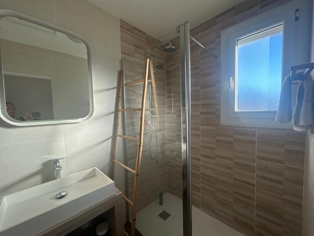 MABLY Maison sur sous-sol de 80 m² avec terrain arboré à Mably 6