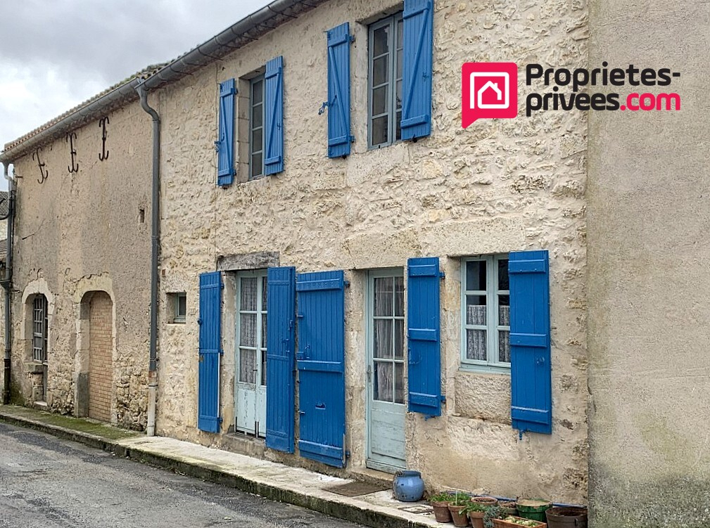 SAUZET Maison de village en pierre à rénover 1