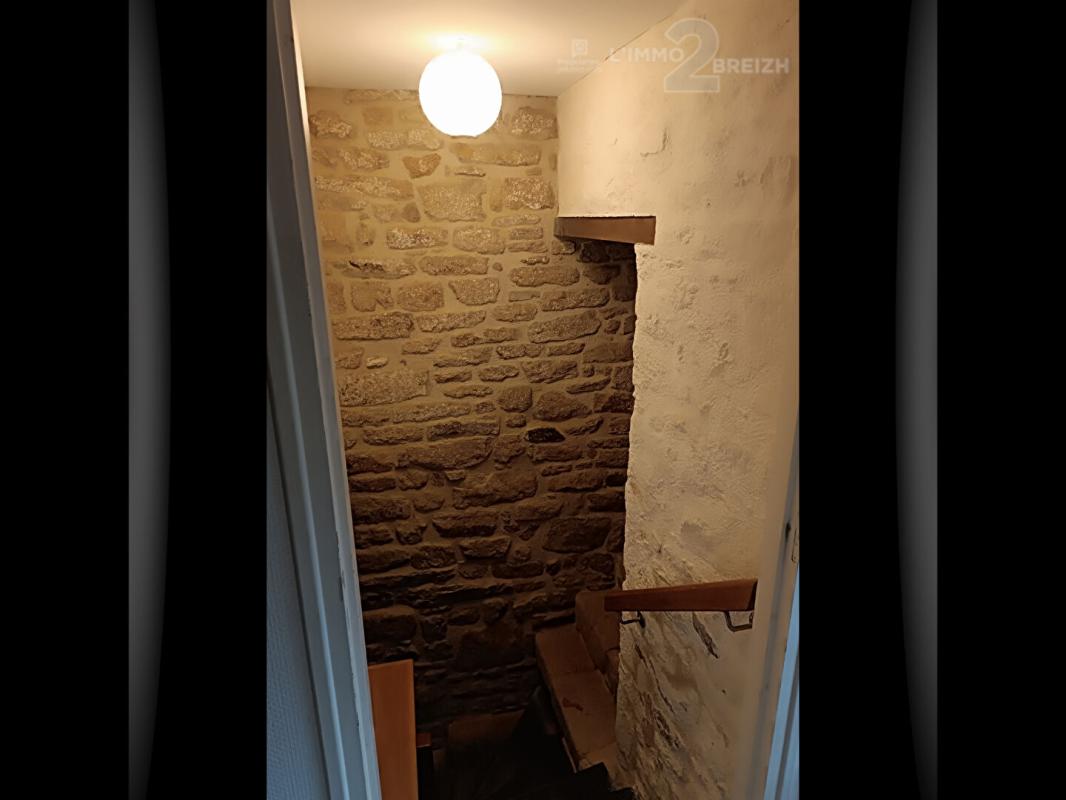 GUEMENE-SUR-SCORFF Maison à colombages du XVIe siècle   100 m2 14