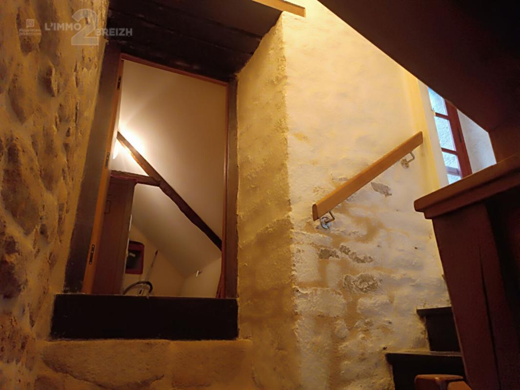 GUEMENE-SUR-SCORFF Maison à colombages du XVIe siècle   100 m2 8