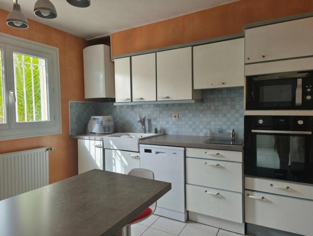 MONTPELLIER Villa Familiale 6 Pièces, piscine, climatisation, panneaux solaires 5