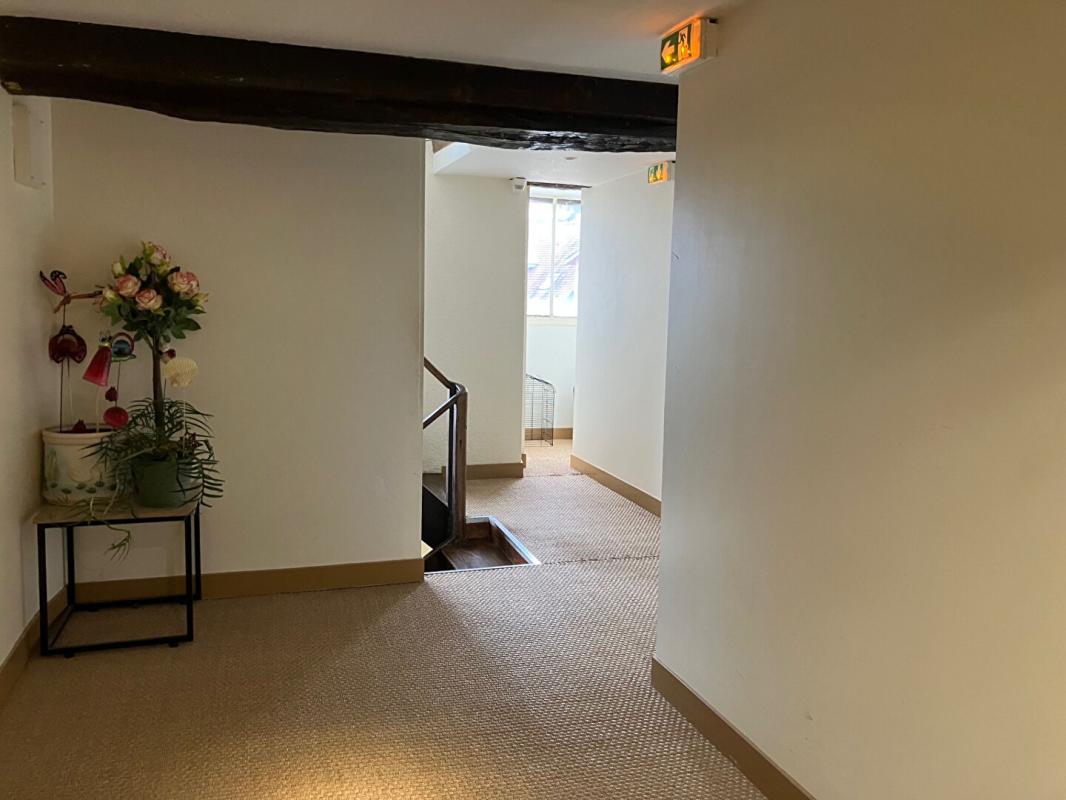 SEPTEUIL Appartement F1 Septeuil 7