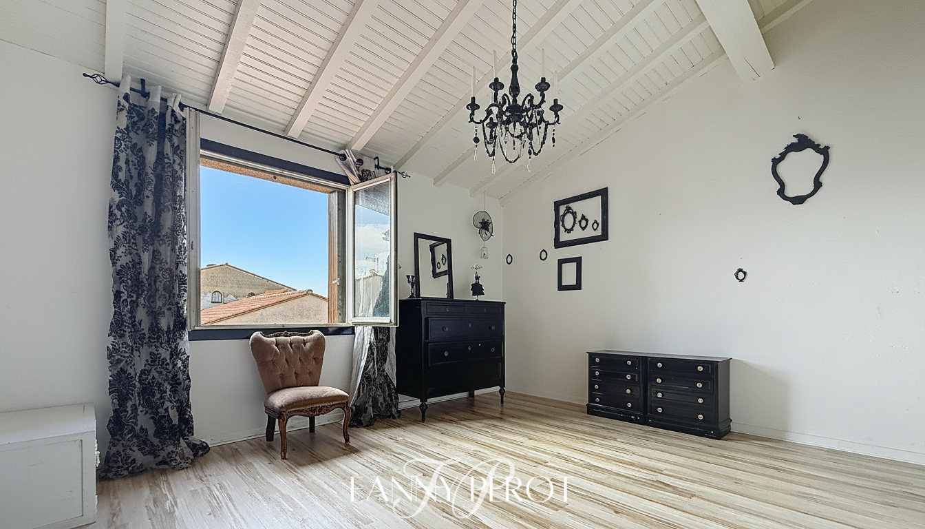 SAINT-CYPRIEN A rénover: A St-Cyprien, maison de 148m² avec jardin, piscine et garage 12