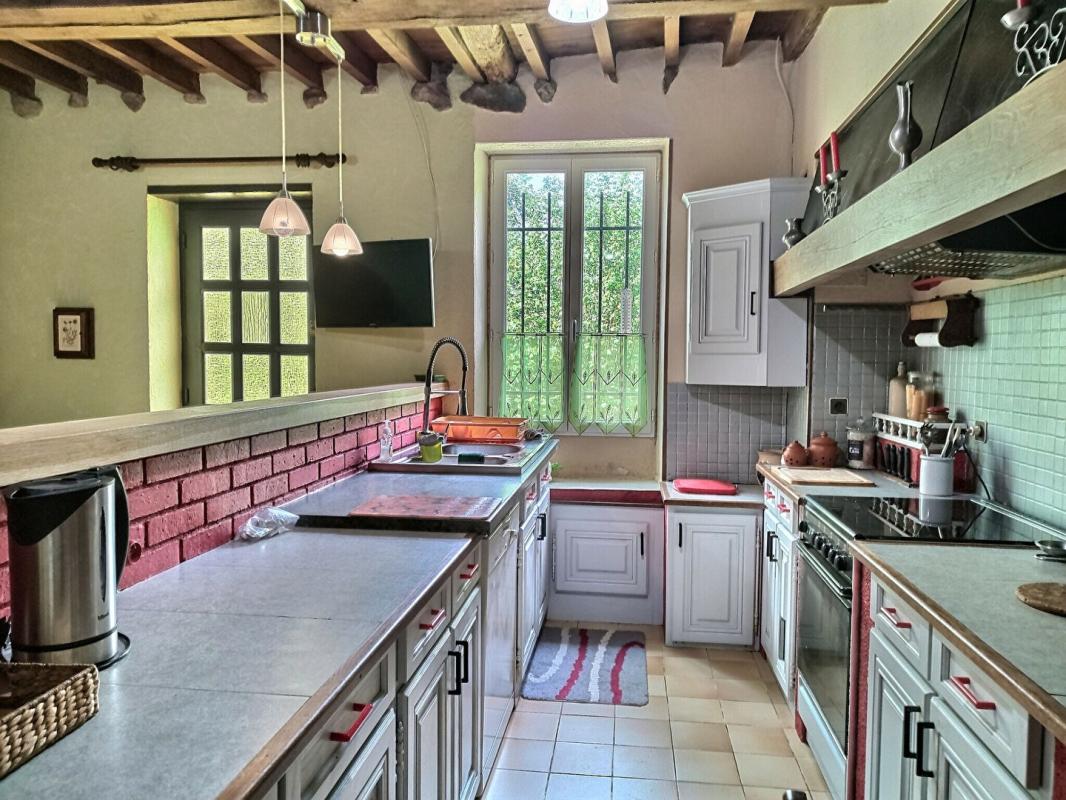 SAINT-ANDRE-EN-MORVAN Maison Saint Andre en Morvan 8 pièces 12