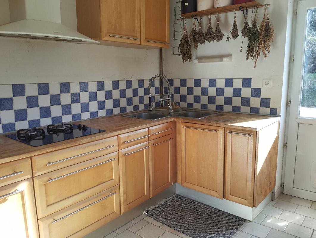 BAUGÉ-EN-ANJOU Maison d'environ 126 m2 située à 5 minutes de Baugé 9