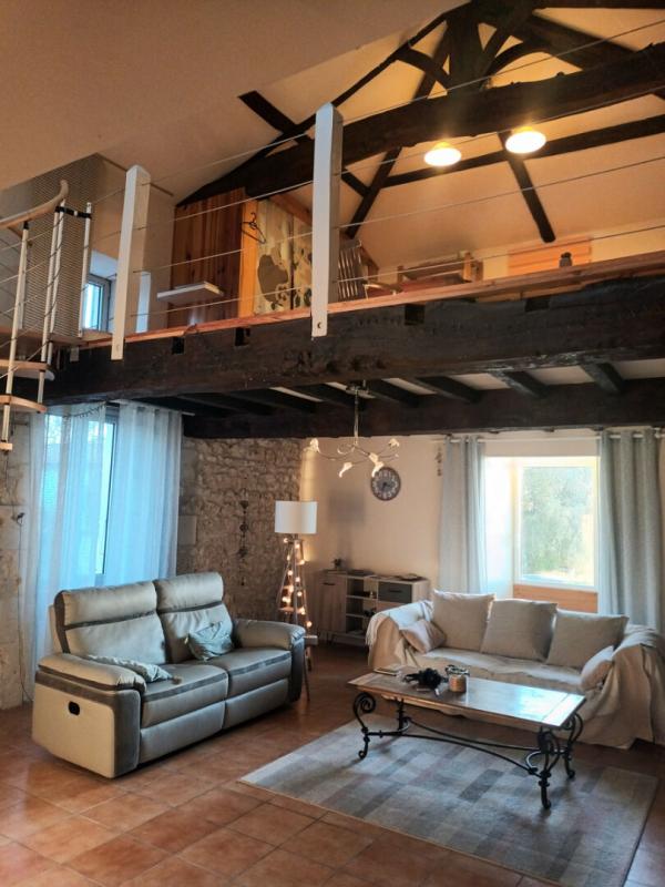 CHENAC-SAINT-SEURIN-D'UZET Charentaise de 5 pièce(s) 161 m2 3
