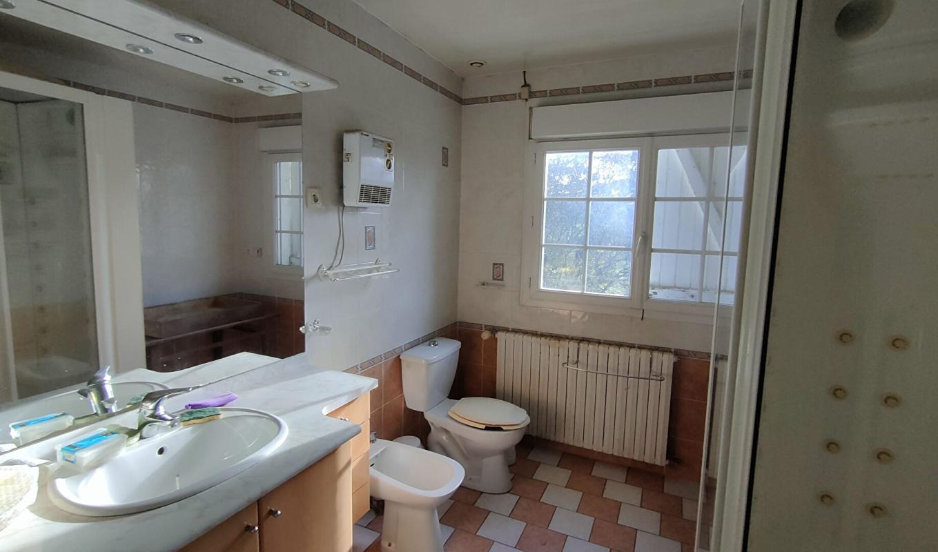 CHAMBRETAUD Maison de village 6 pièces 147 m2 10