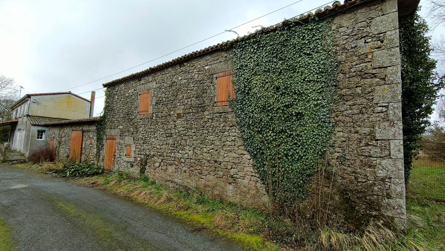 CHAMBRETAUD Maison de village 6 pièces 147 m2 13