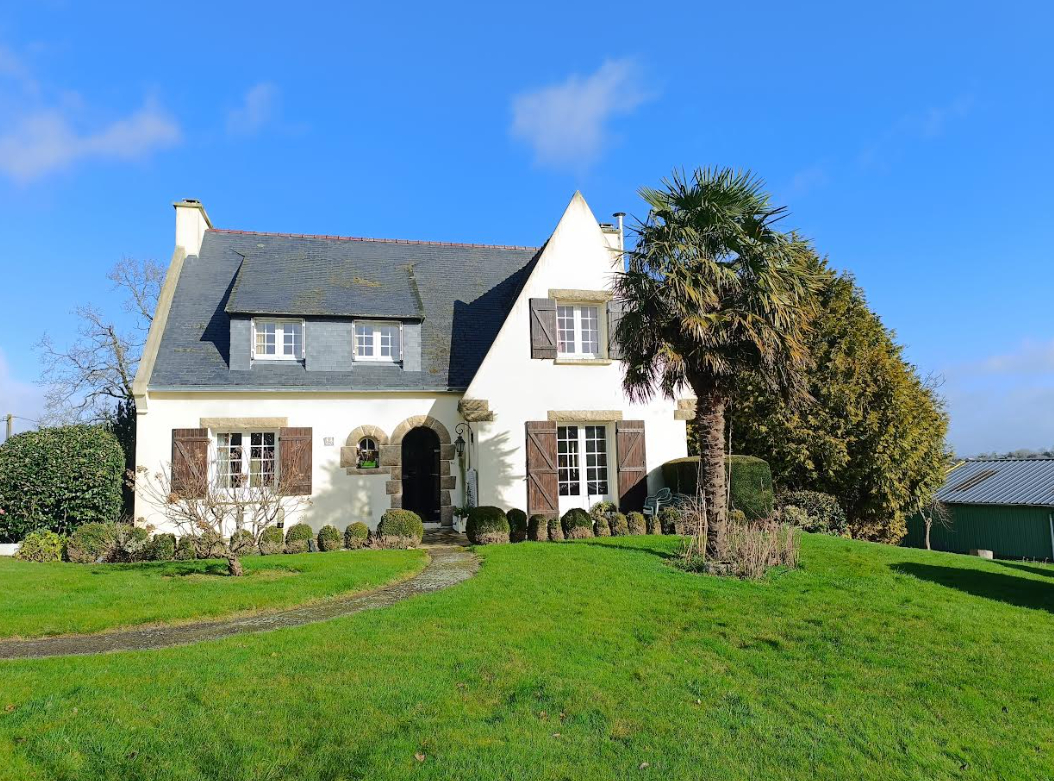 LAZ 29520 Laz maison 5 chambres avec sous sol complet vue sur 1ha 3 de prairie. Hangar 340 m² 1