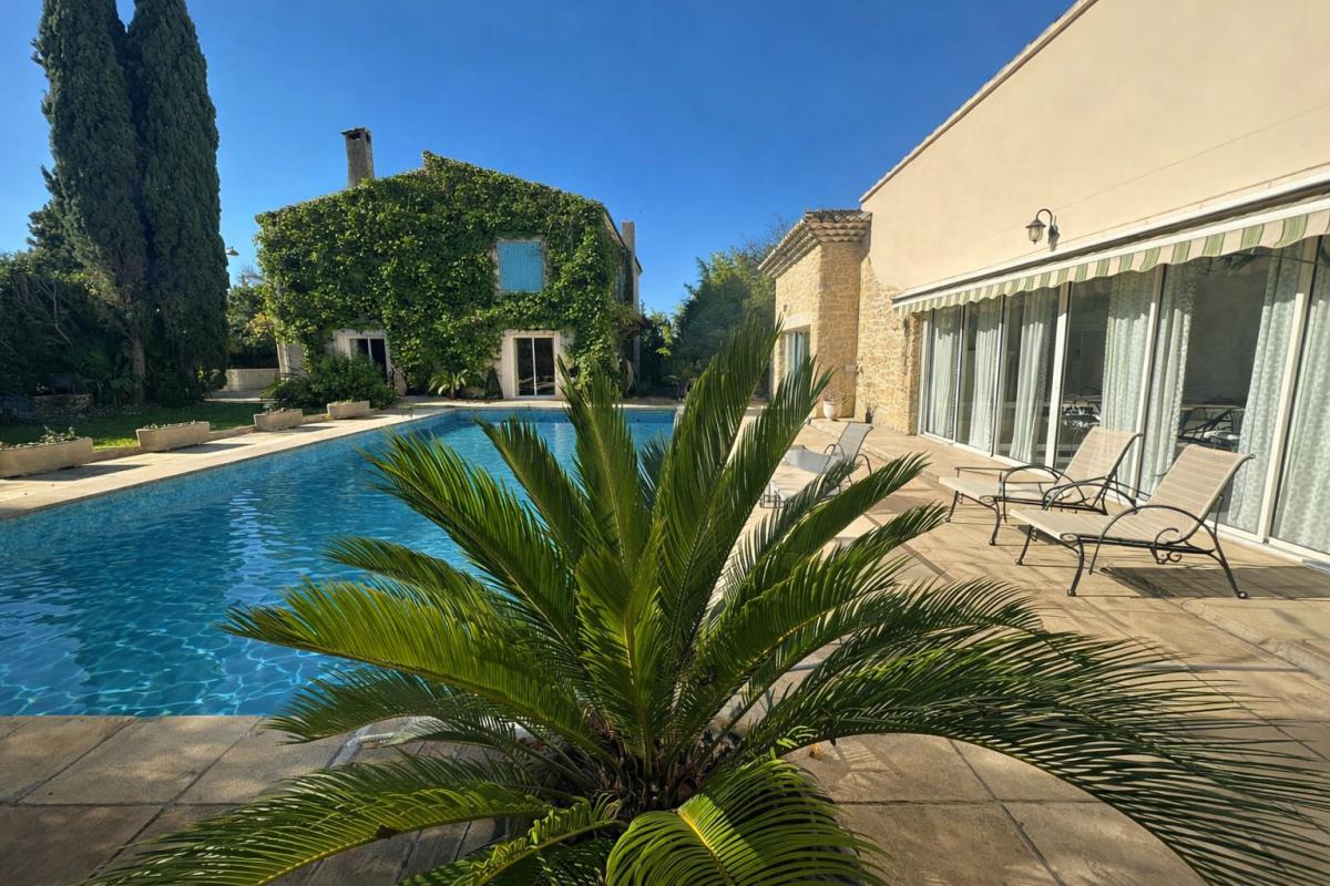 SAINT-VICTORET St Victoret - Propriété de 429 m² avec dépendances, piscine, pool house 1