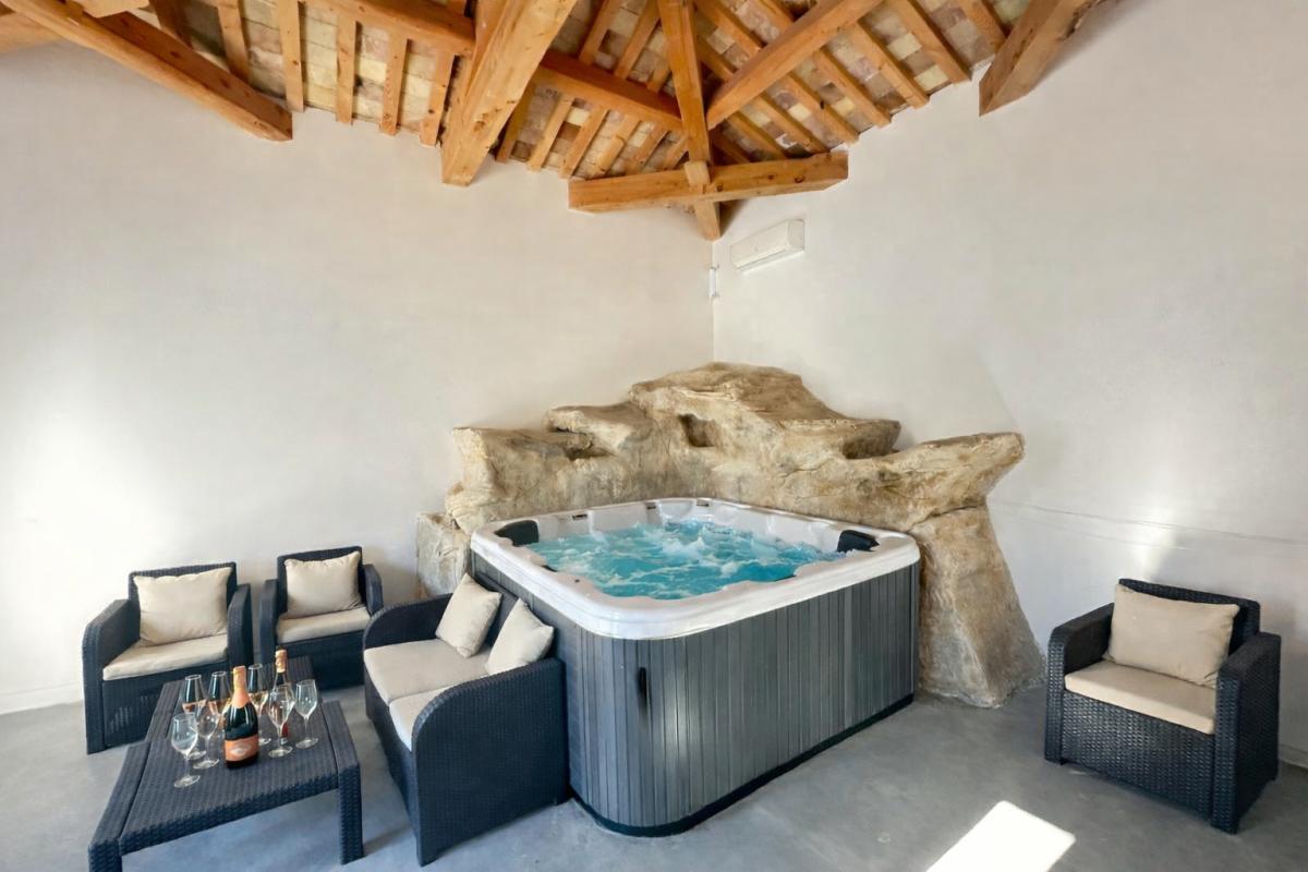 SAINT-VICTORET St Victoret - Propriété de 429 m² avec dépendances, piscine, pool house 3