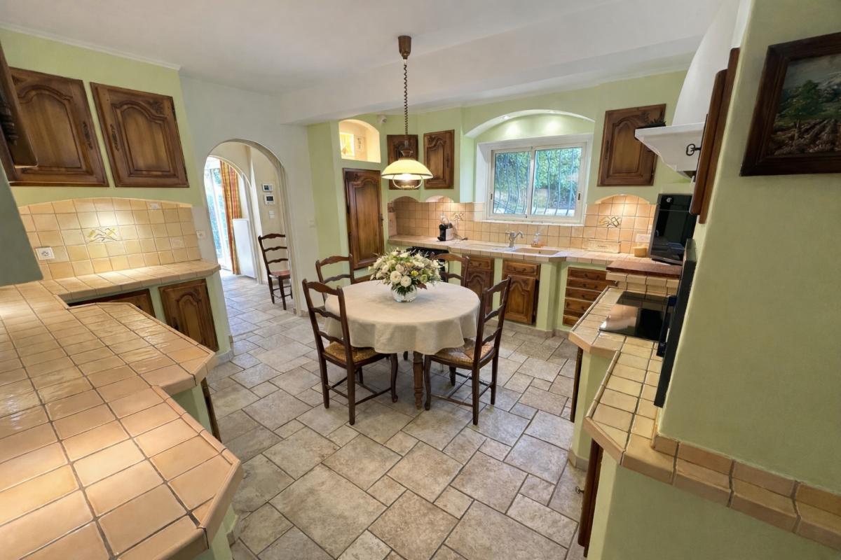 SAINT-VICTORET St Victoret - Propriété de 429 m² avec dépendances, piscine, pool house 8