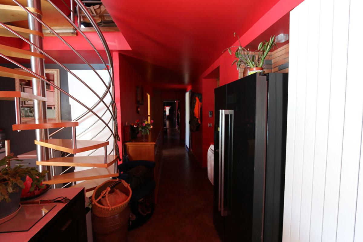 BADEFOLS-D'ANS Maison en pierre avec piscine chauffé et terrain 17 hectares 7