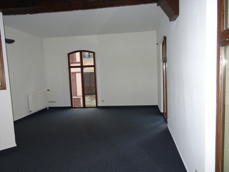 BAR-SUR-SEINE Immeuble de Caractère 6