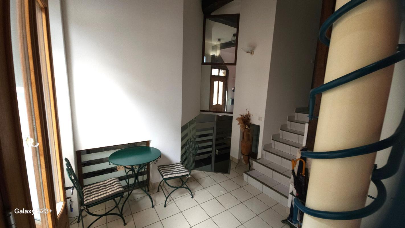 BAR-SUR-SEINE Immeuble de Caractère 7