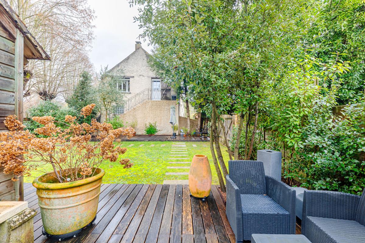 SERAINCOURT Ancienne dépendance de château entièrement rénovée - Élégance et cadre privilégié, proche golf et centres urbains 15