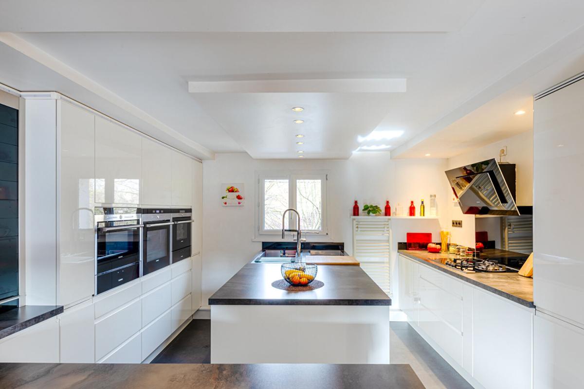 SERAINCOURT Ancienne dépendance de château entièrement rénovée - Élégance et cadre privilégié, proche golf et centres urbains 5