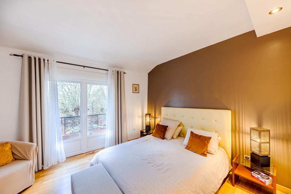 SERAINCOURT Ancienne dépendance de château entièrement rénovée - Élégance et cadre privilégié, proche golf et centres urbains 9