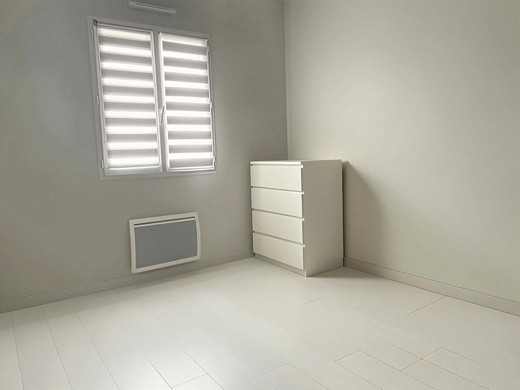 ANGLIERS Maison de plain-pied - 2019 - 83 m² - 3 chambres - Jardin, piscine et garage 8