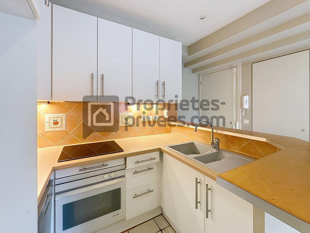 LA QUEUE-EN-BRIE Appartement 1 chambre et grand garage fermé 4