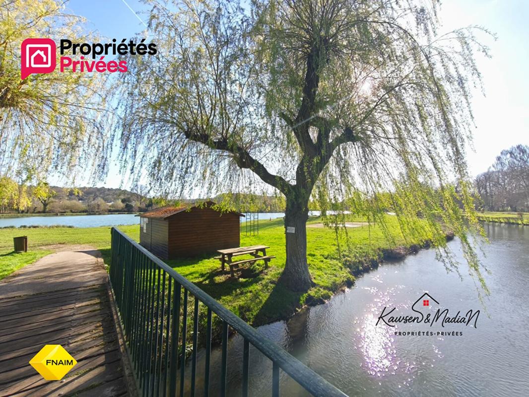 LA BONNEVILLE-SUR-ITON Maison 4 pièces 70 m2 / 80 m² au sol et dépendance 10 m² 17