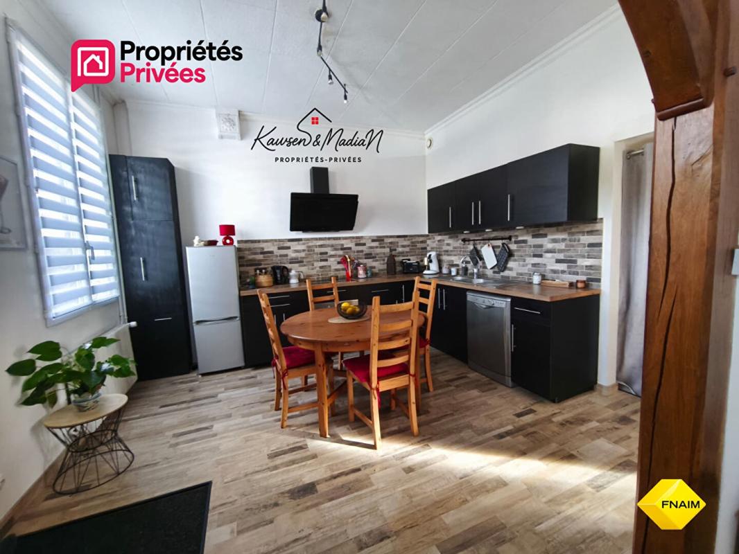 LA BONNEVILLE-SUR-ITON Maison 4 pièces 70 m2 / 80 m² au sol et dépendance 10 m² 7