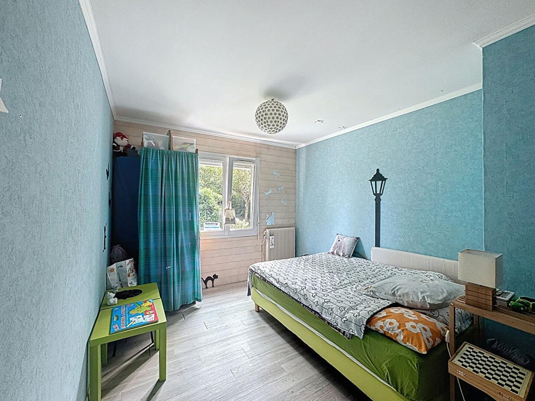 CHAMARANDE Coup de coeur garanti !  Maison familiale sans vis-à-vis sur grand terrain arboré ! 11