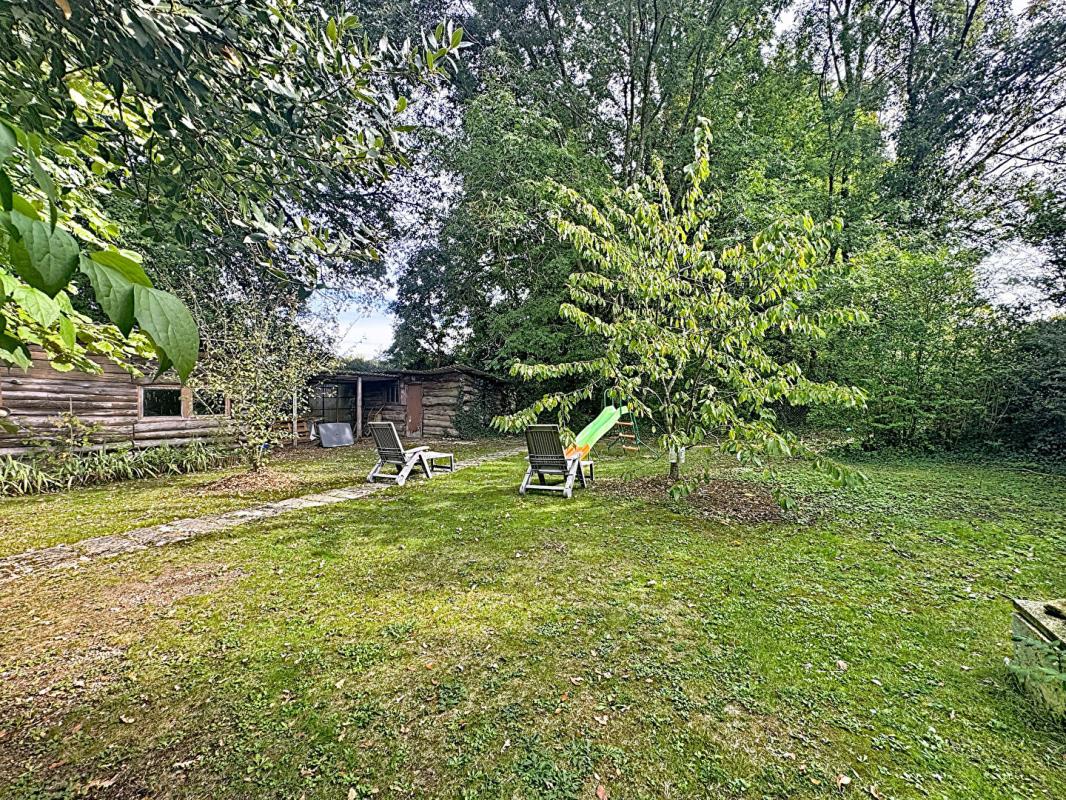 CHAMARANDE Coup de coeur garanti !  Maison familiale sans vis-à-vis sur grand terrain arboré ! 18