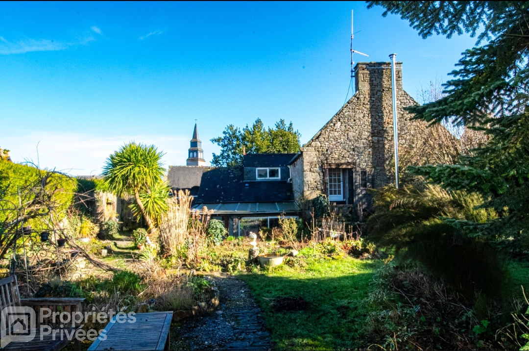 VILDE-GUINGALAN Maison de caractère plein bourg 4