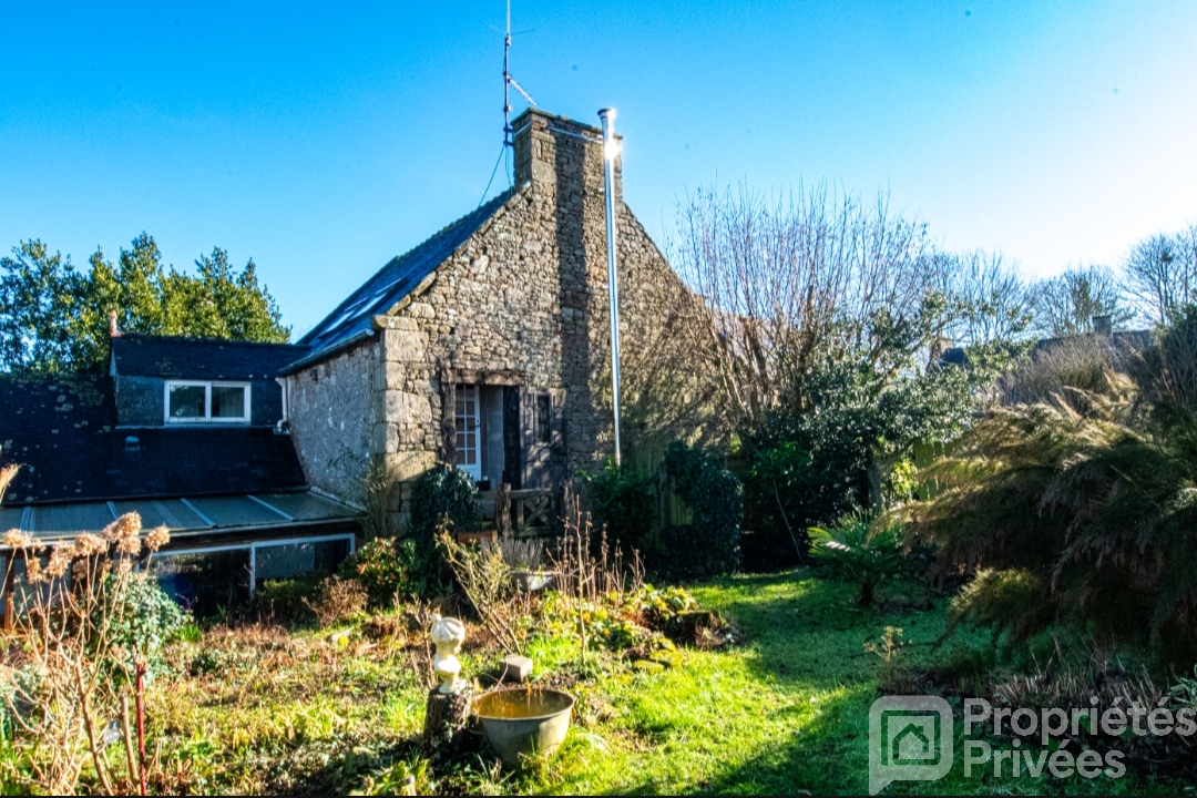 VILDE-GUINGALAN Maison de caractère plein bourg 6