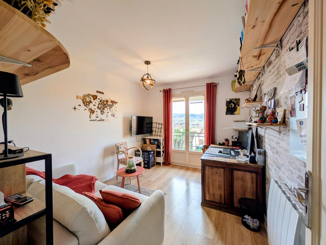 LARCHE Vaste Maison familiale à Larche 14