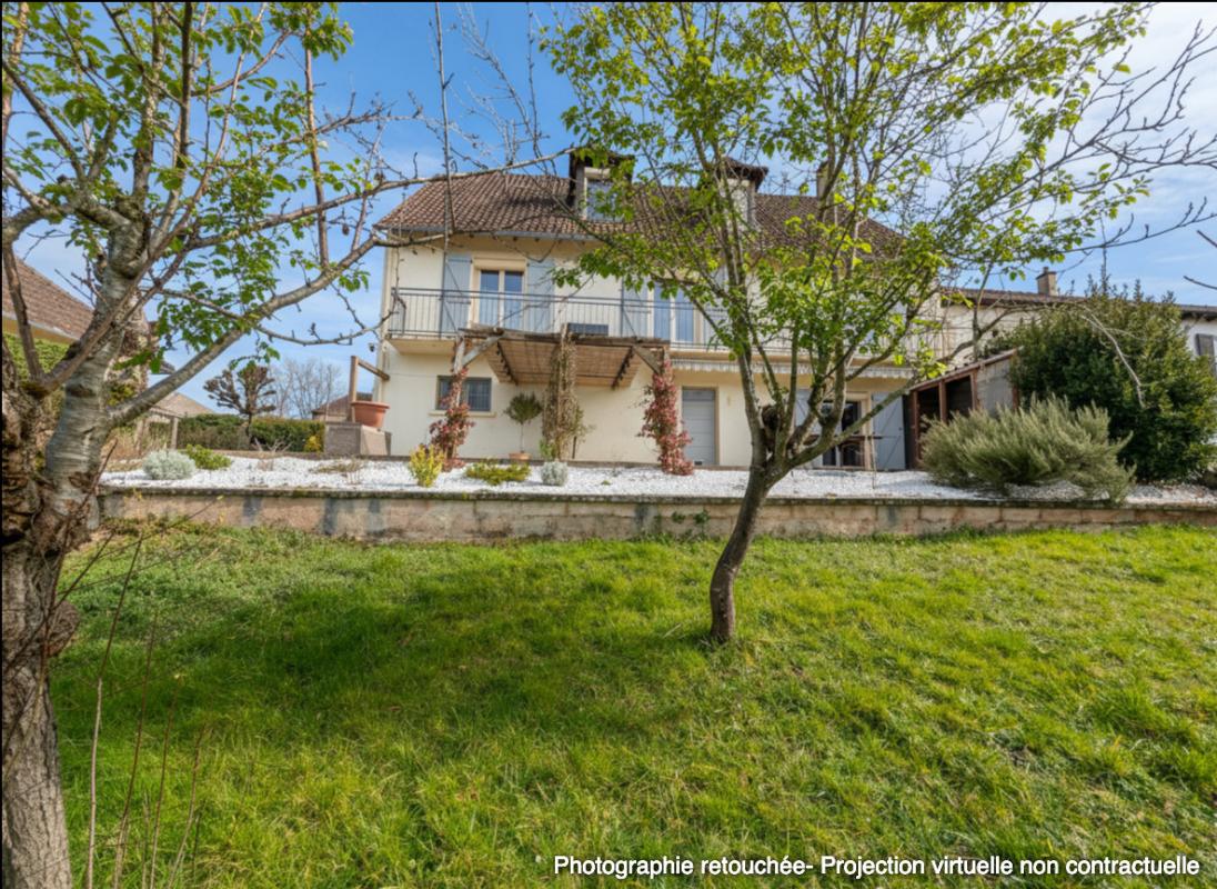 LARCHE Vaste Maison familiale à Larche 2