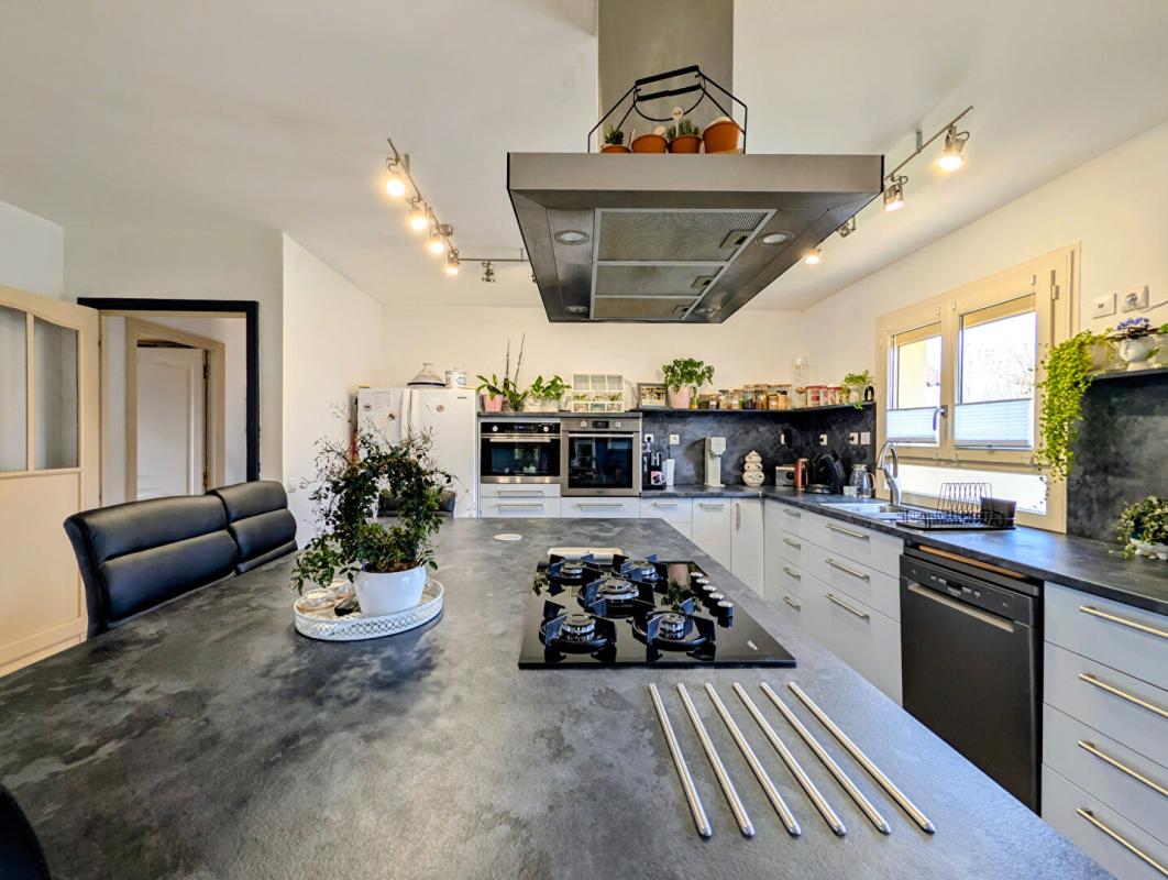 LARCHE Vaste Maison familiale à Larche 7